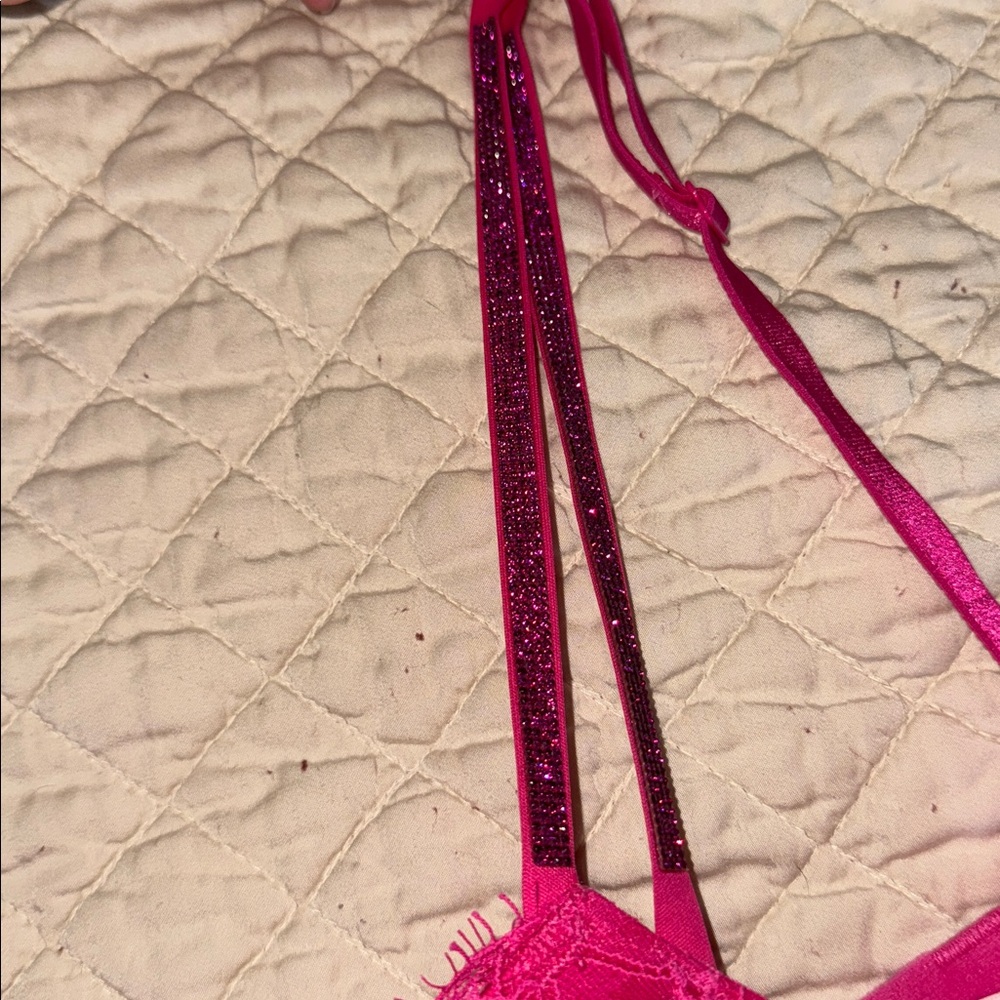 Victoria's Secret Bombshell 36C - Picture 8 of 8